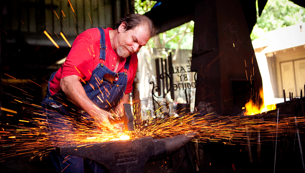 How It's Made: Dollywood's Blacksmith & Foundry