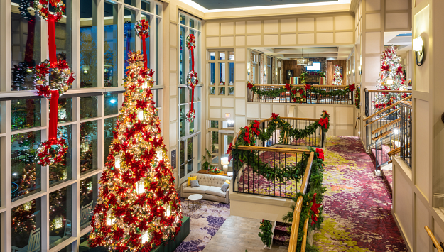 Decking the Resort's Halls for a Holly Dolly Christmas Season