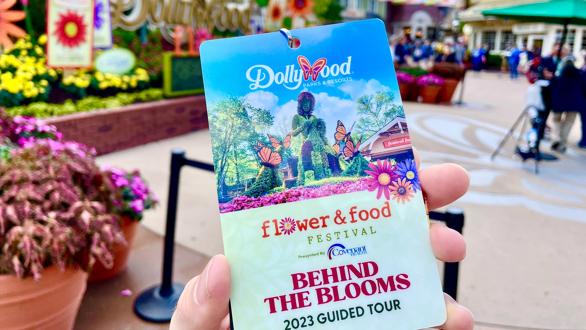 Behind the Blooms: A Guided Tour at Dollywood’s Spring Festival