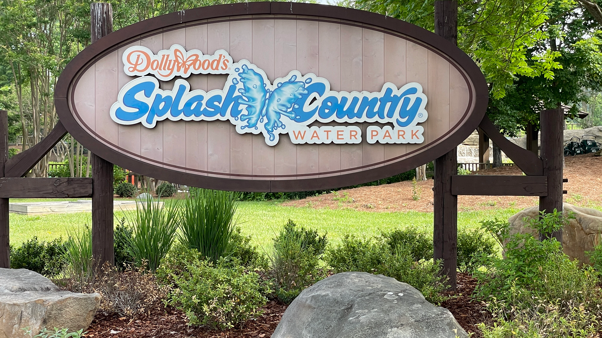 5 Hidden Gems at Dollywood’s Splash Country Not To Miss